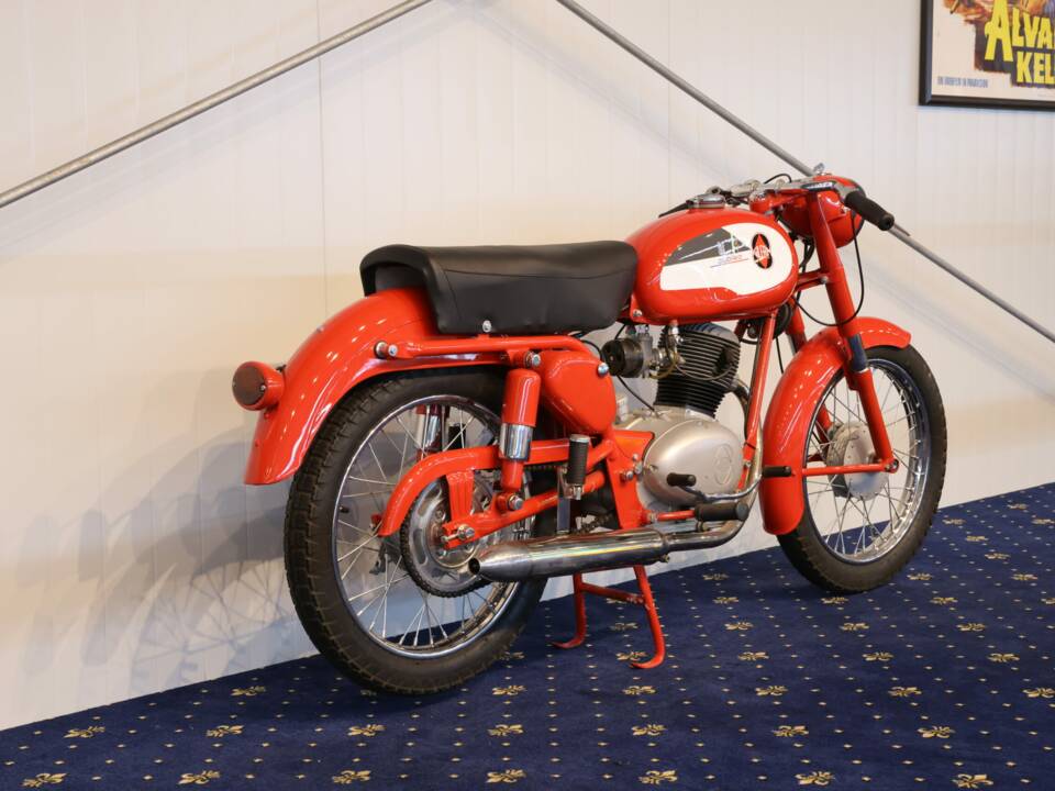 Image 3/26 of Gilera Giubileo 100 (1900)