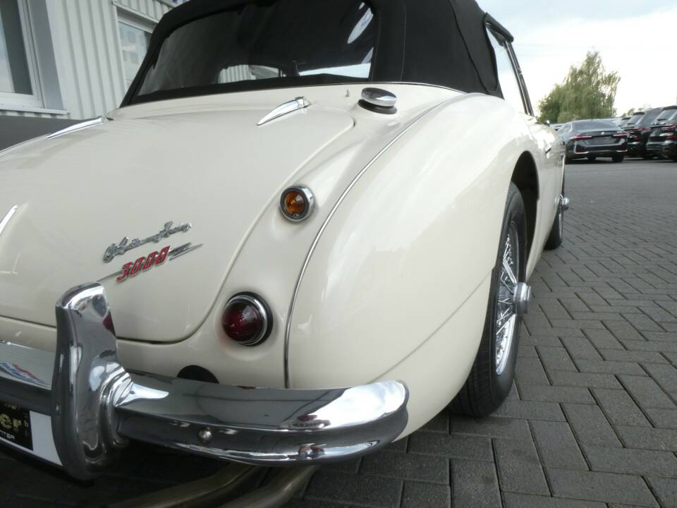 Immagine 21/28 di Austin-Healey 3000 Mk III (BJ8) (1966)