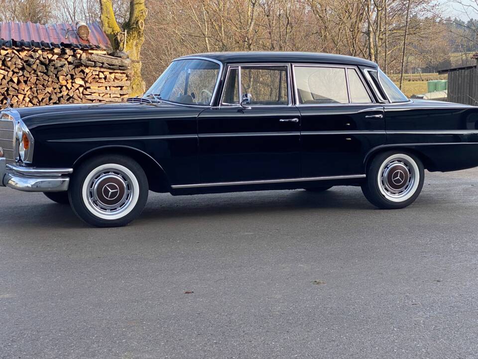 Afbeelding 3/9 van Mercedes-Benz 220 SE b (1964)