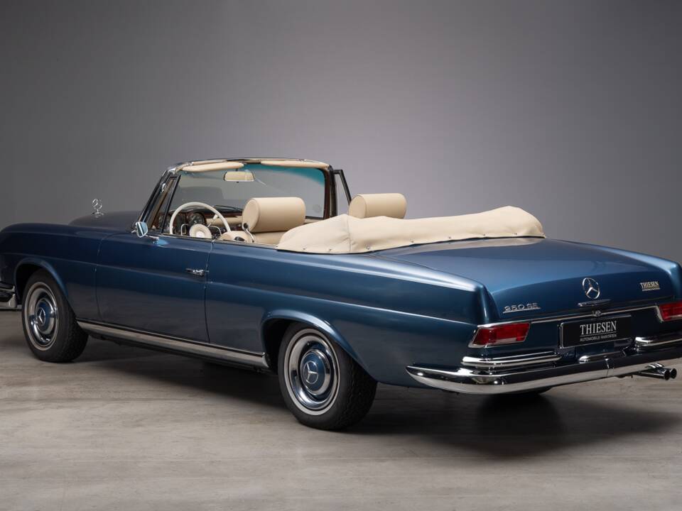 Bild 8/34 von Mercedes-Benz 250 SE (1966)