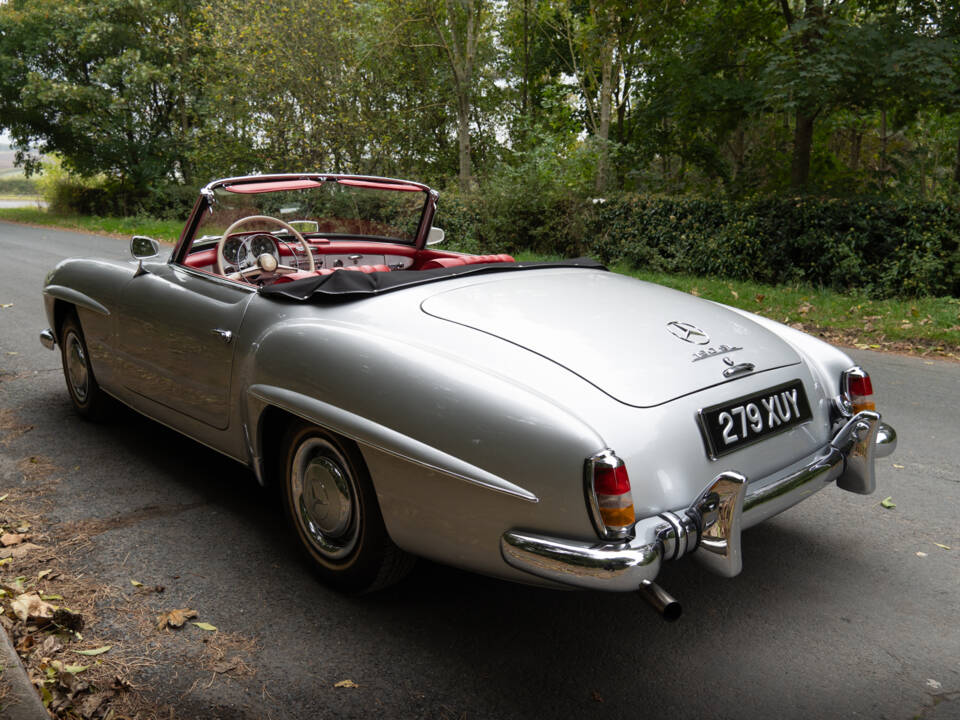 Afbeelding 4/18 van Mercedes-Benz 190 SL (1962)