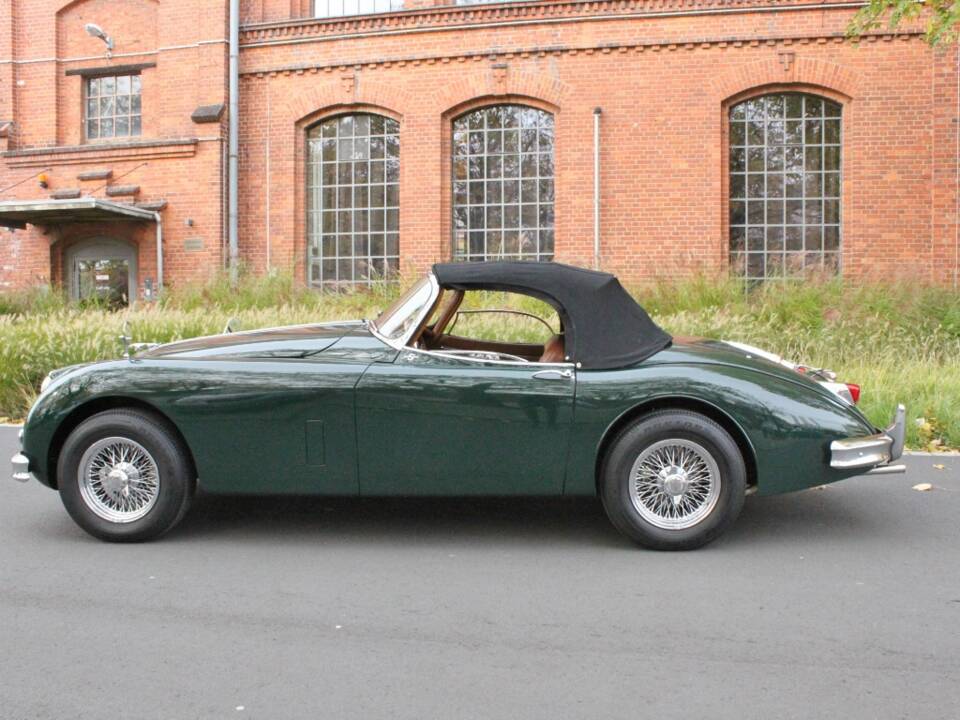 Image 4/20 of Jaguar XK 150 3.8 S OTS (1959)