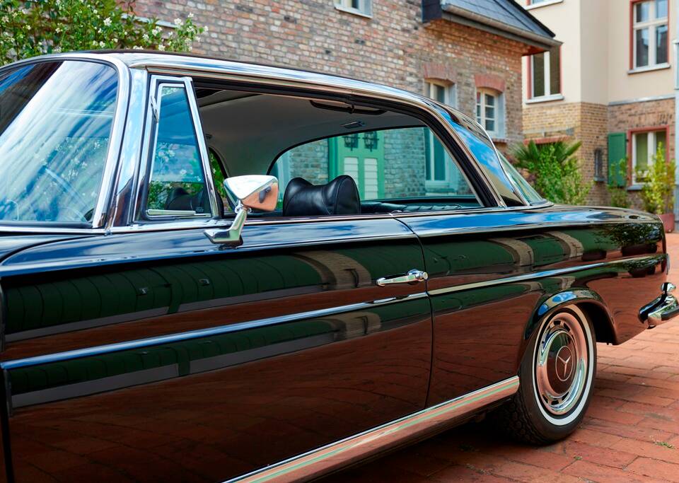 Image 184/188 of Mercedes-Benz 280 SE 3,5 (1971)