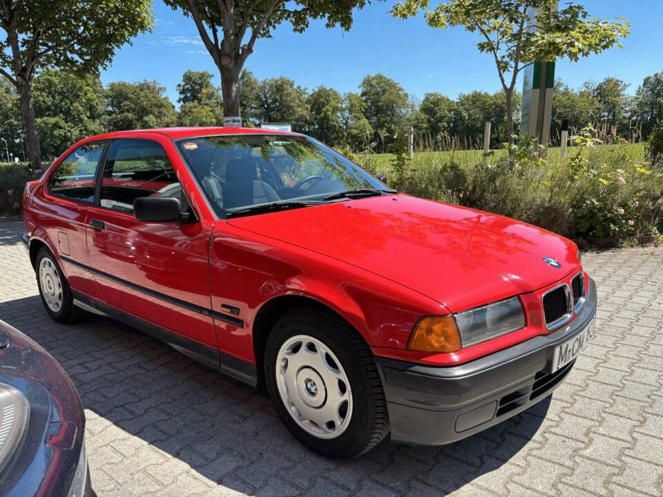 Image 4/21 of BMW 316i Compact (1994)