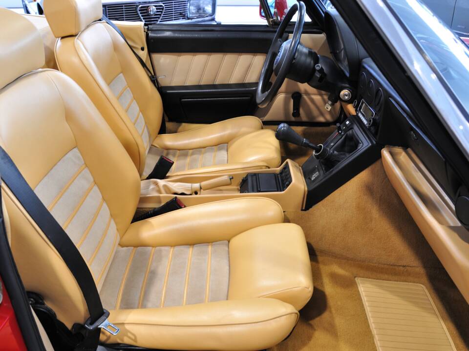 Imagen 24/30 de Alfa Romeo 1.6 Spider (1992)