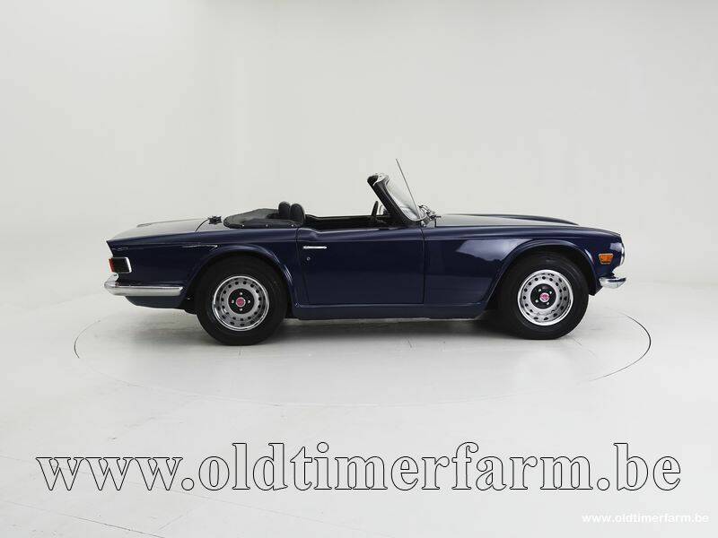 Image 6/15 de Triumph TR 6 (1971)