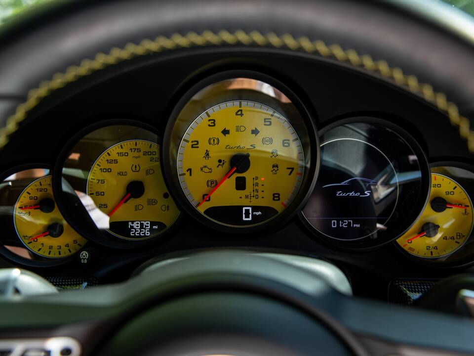 Image 25/48 of Porsche 911 Turbo S Exclusive (2017)