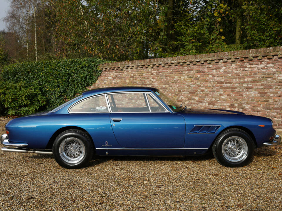 Immagine 37/50 di Ferrari 330 GT (1966)