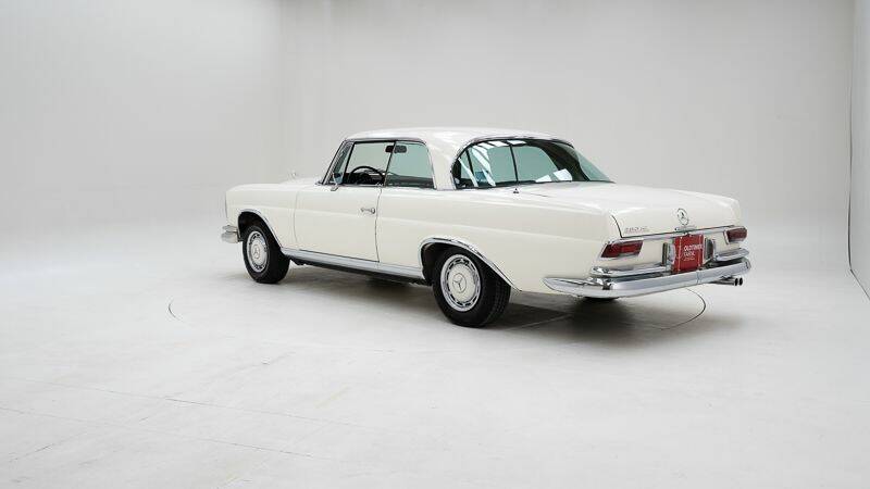 Image 4/15 of Mercedes-Benz 280 SE (1968)