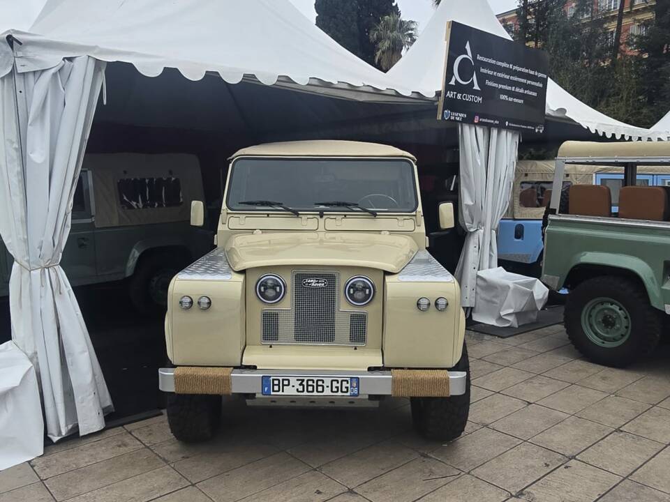 Bild 51/57 von Land Rover 110 (1989)