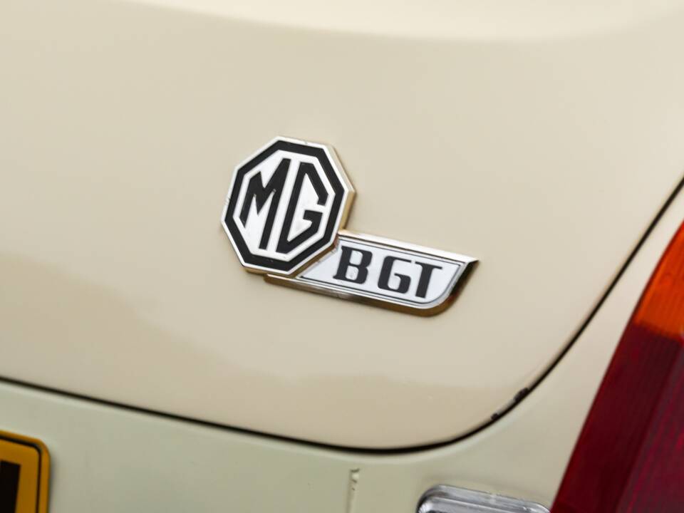 Image 24/24 of MG MGB GT (1980)