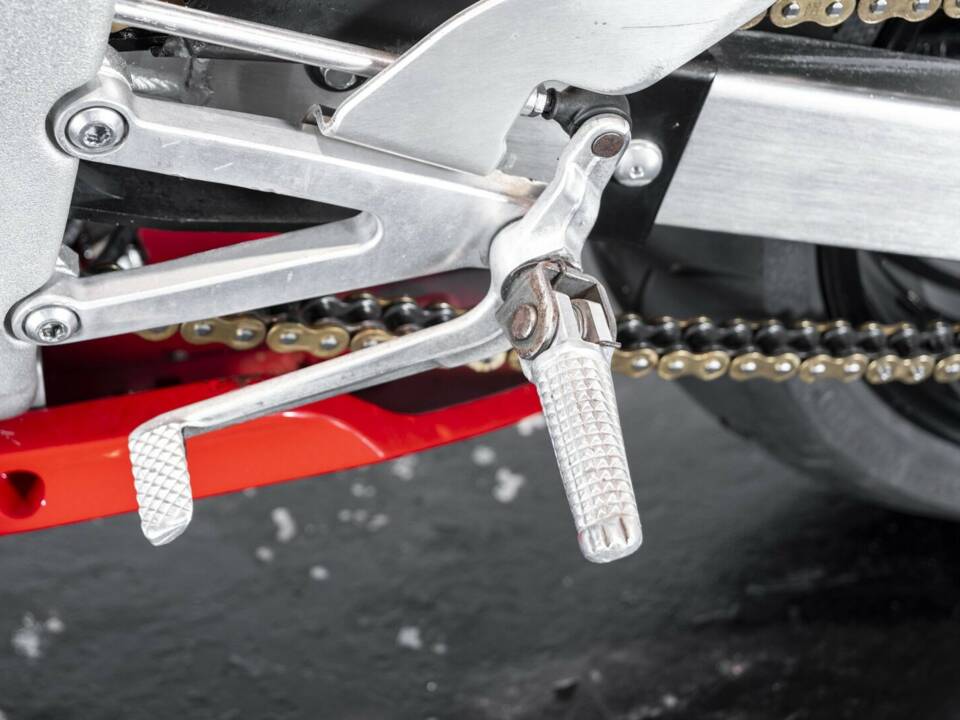 Image 22/44 of Yamaha DUMMY (1998)