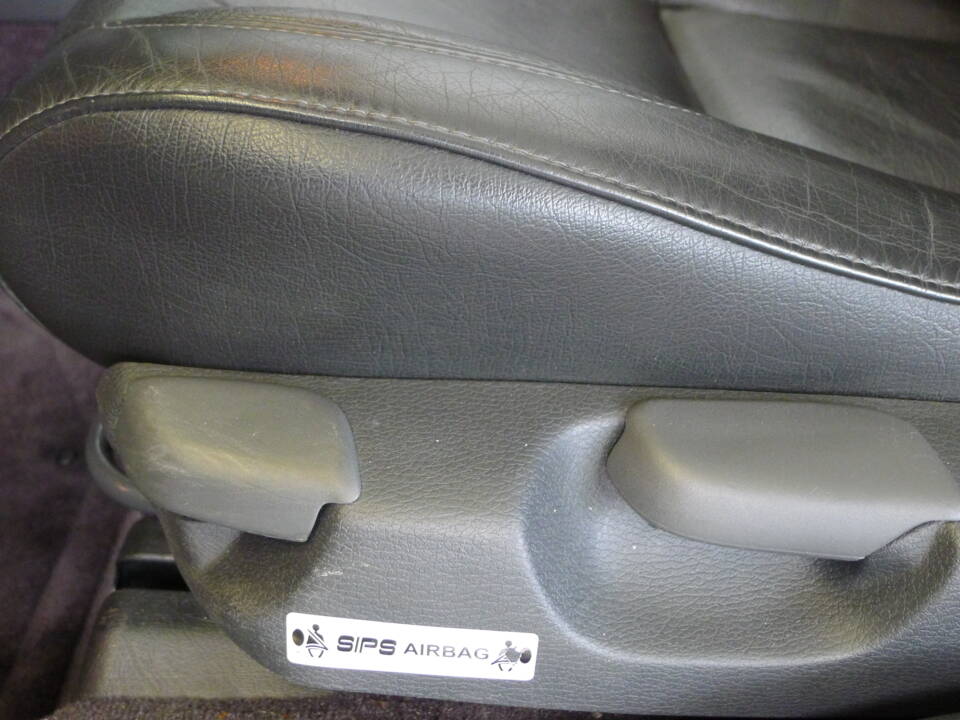 Image 36/38 of Volvo C70 2.4 T (1999)