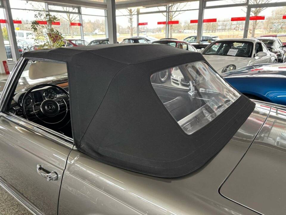 Image 24/30 of Mercedes-Benz 230 SL (1965)