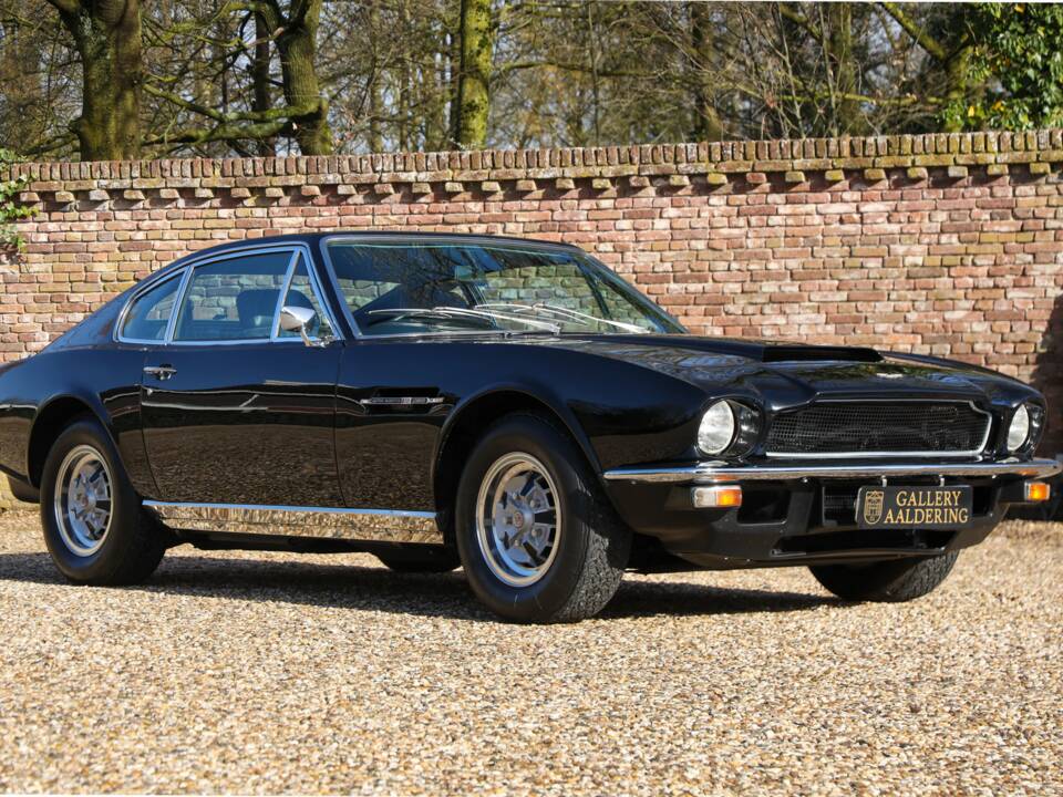 Image 32/50 of Aston Martin DBS V8 (1972)
