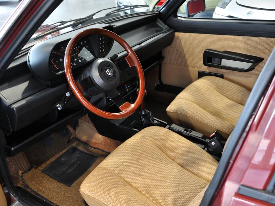 Bild 22/50 von Alfa Romeo Giulietta 1.8 (1985)