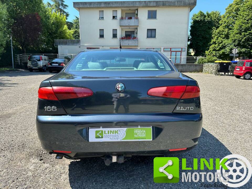 Image 4/6 de Alfa Romeo 166 2.4 JTD (1999)