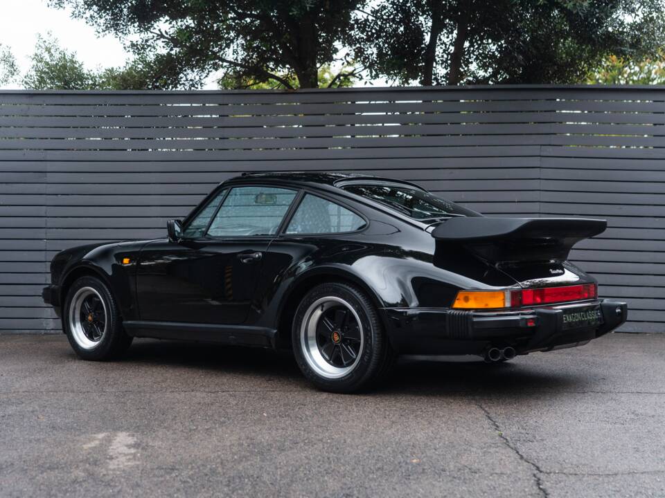 Image 2/67 of Porsche 911 Turbo 3.3 (1987)