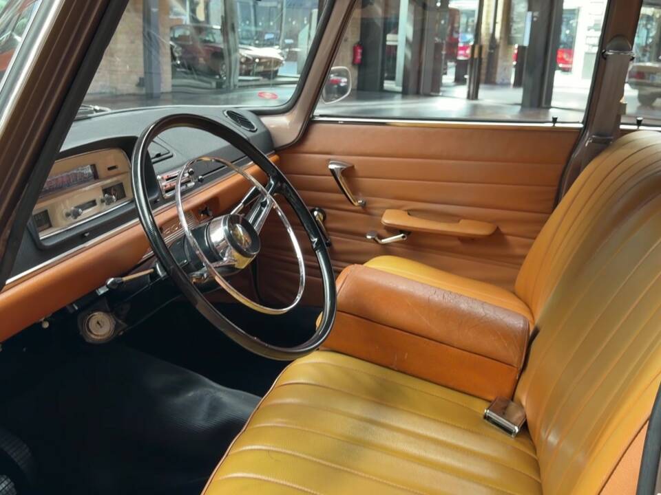 Image 16/40 of Peugeot 404 Break (1965)