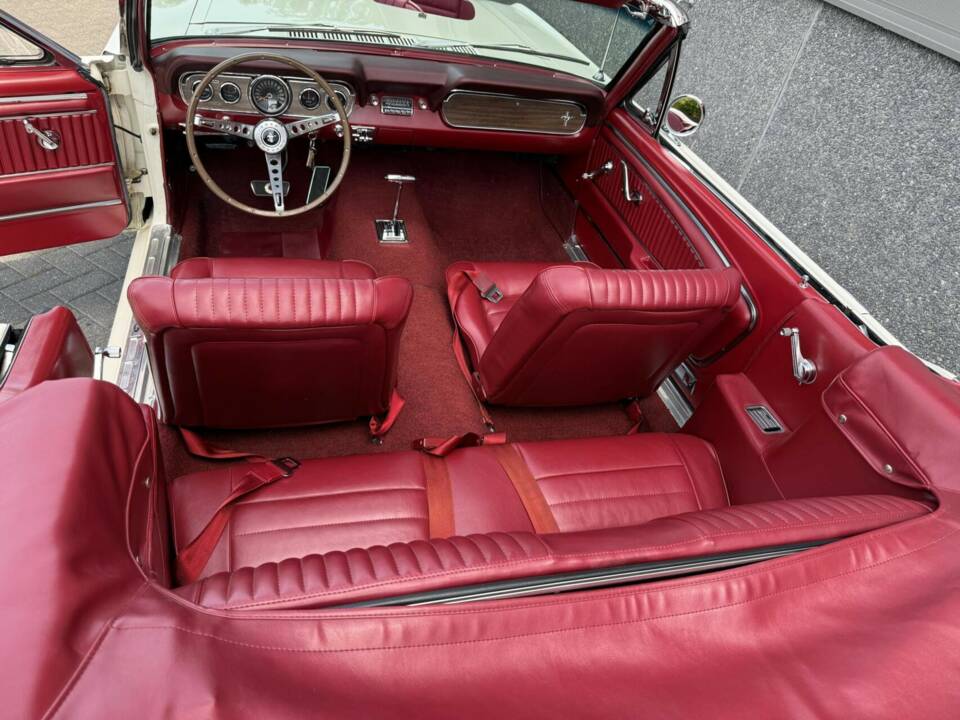 Image 27/50 de Ford Mustang 390 GTA (1966)
