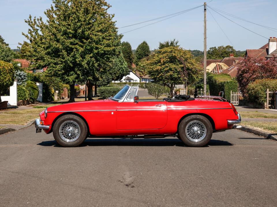 Image 2/41 de MG MGB (1972)