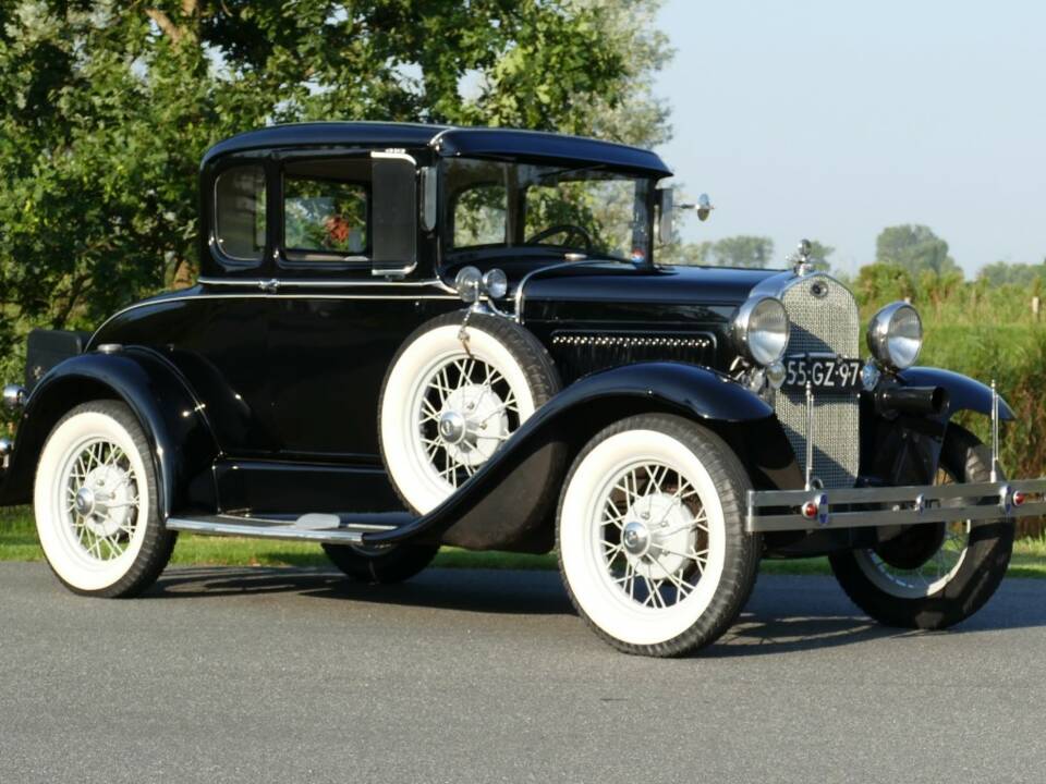 Image 1/13 of Ford Model A De Luxe (1930)