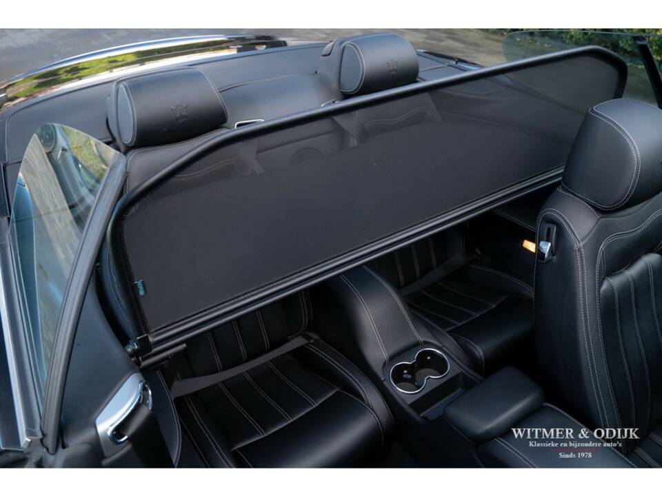 Imagen 30/42 de Maserati GranCabrio 4.7 (2010)