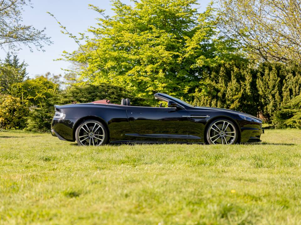 Afbeelding 32/50 van Aston Martin DBS Volante (2011)