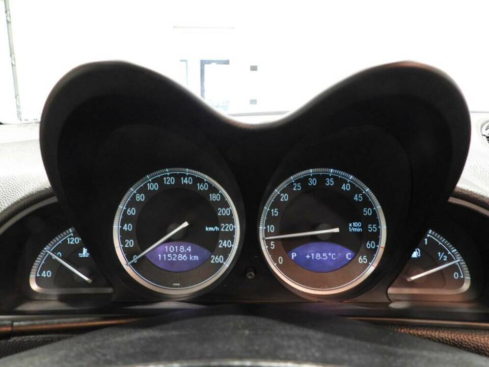 Immagine 7/15 di Mercedes-Benz SL 350 (2004)