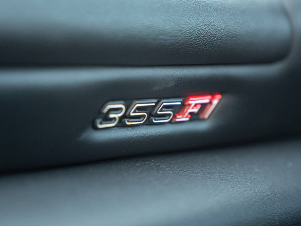 Bild 32/44 von Ferrari F 355 Spider (1998)