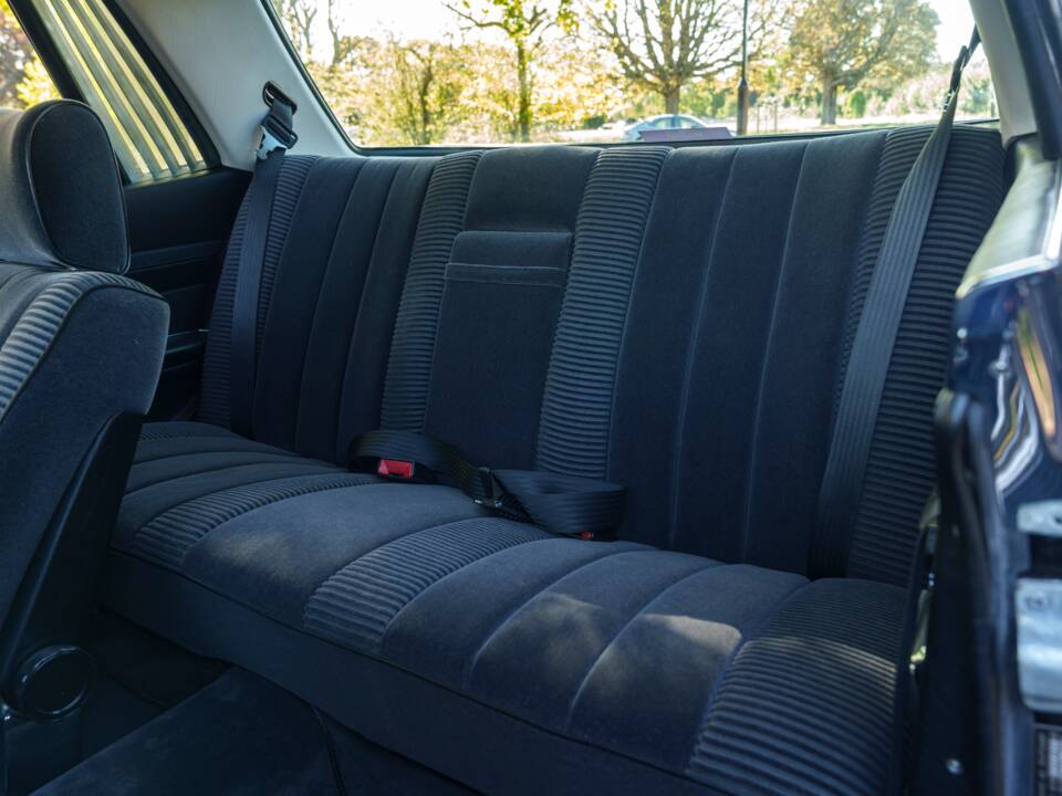 Image 24/26 of Mercedes-Benz 380 SLC (1981)