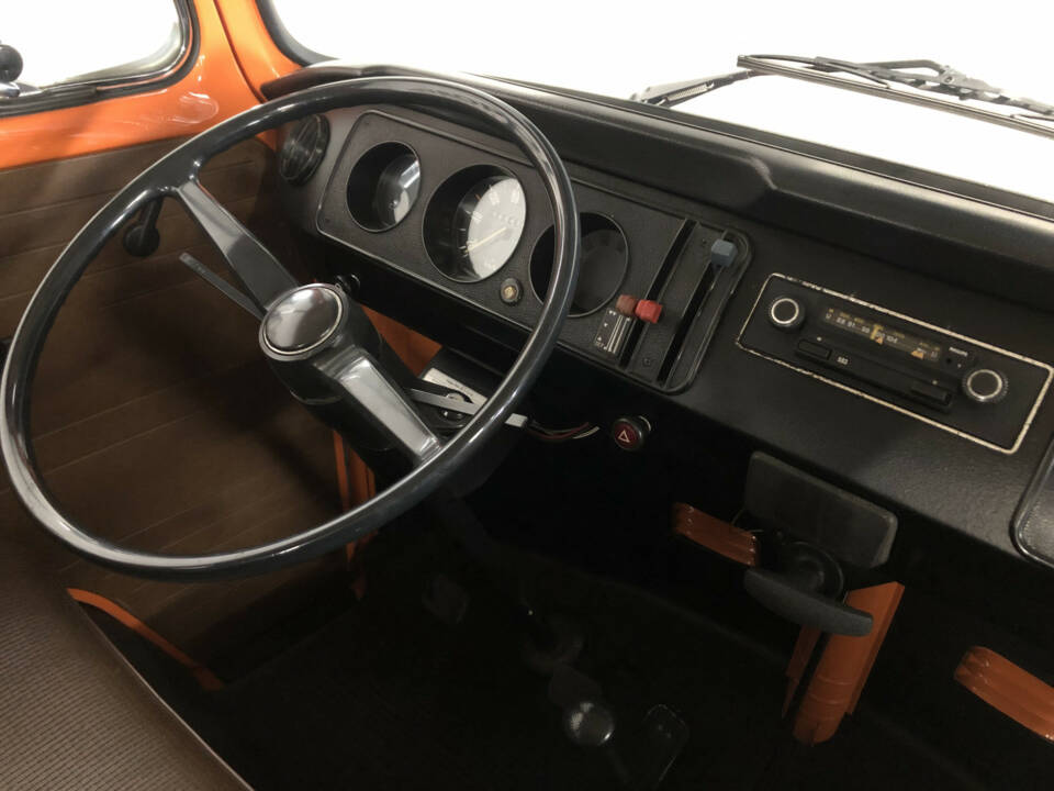 Bild 16/20 von Volkswagen T2b Pritsche (1977)