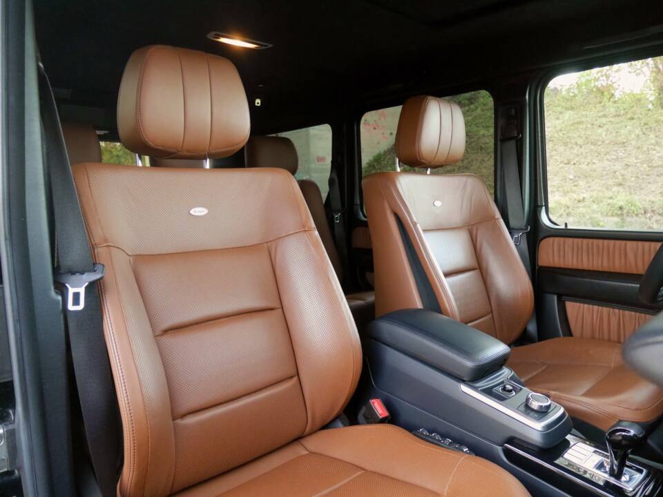 Image 34/38 of Mercedes-Benz G 500 (LWB) (2016)