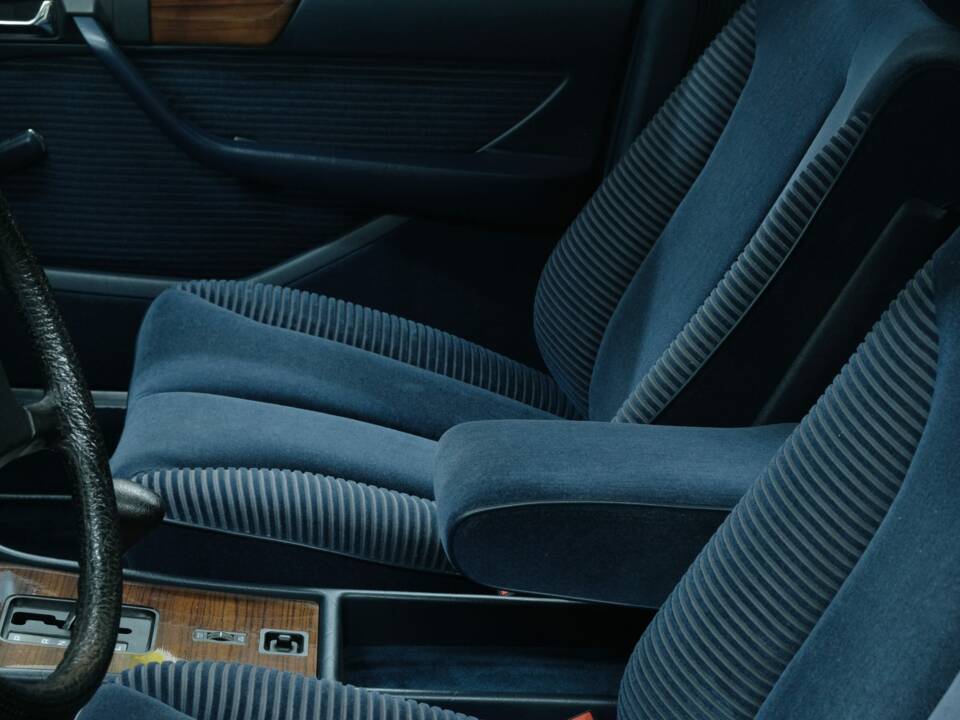 Bild 36/50 von Mercedes-Benz 280 S (1981)