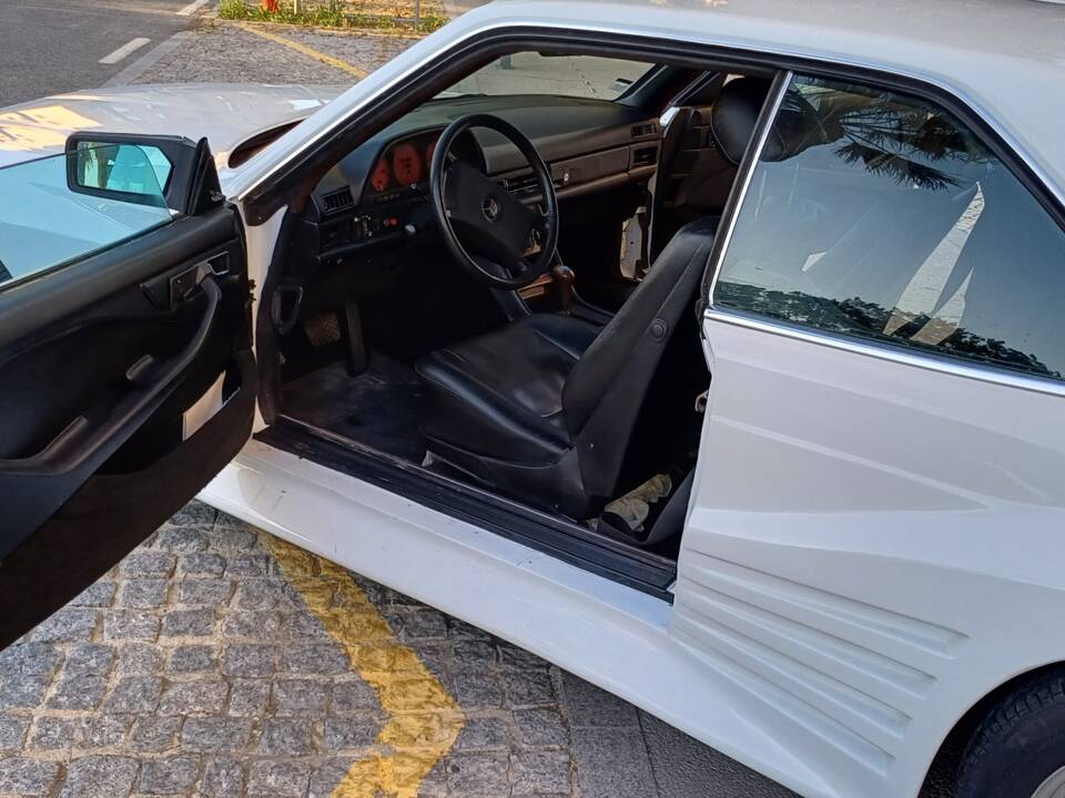 Image 23/65 of Mercedes-Benz 380 SEC (1985)