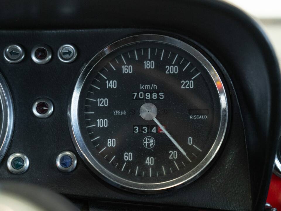 Image 32/50 of Alfa Romeo 1600 Spider (1972)