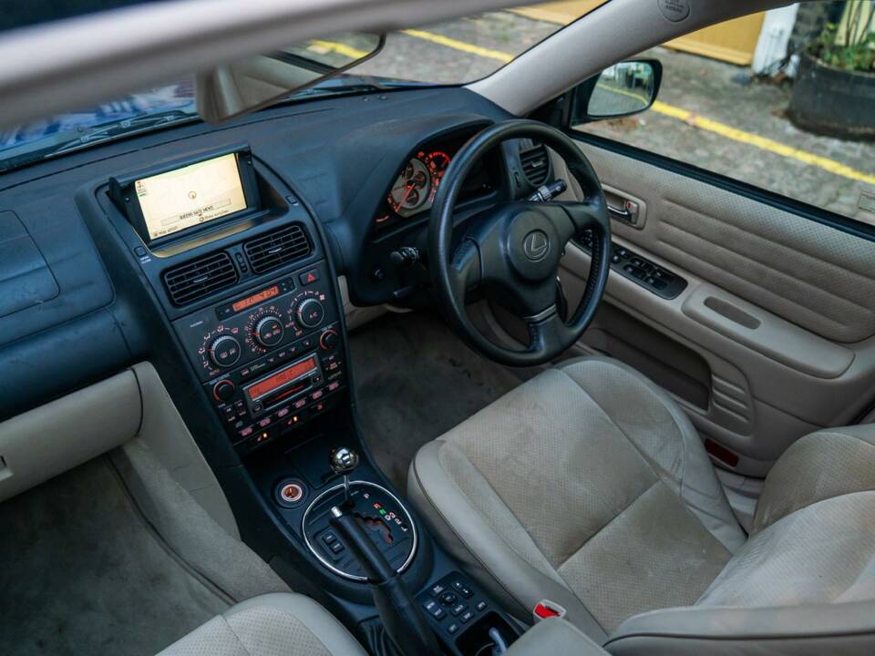 Bild 9/50 von Lexus IS 200 (2002)