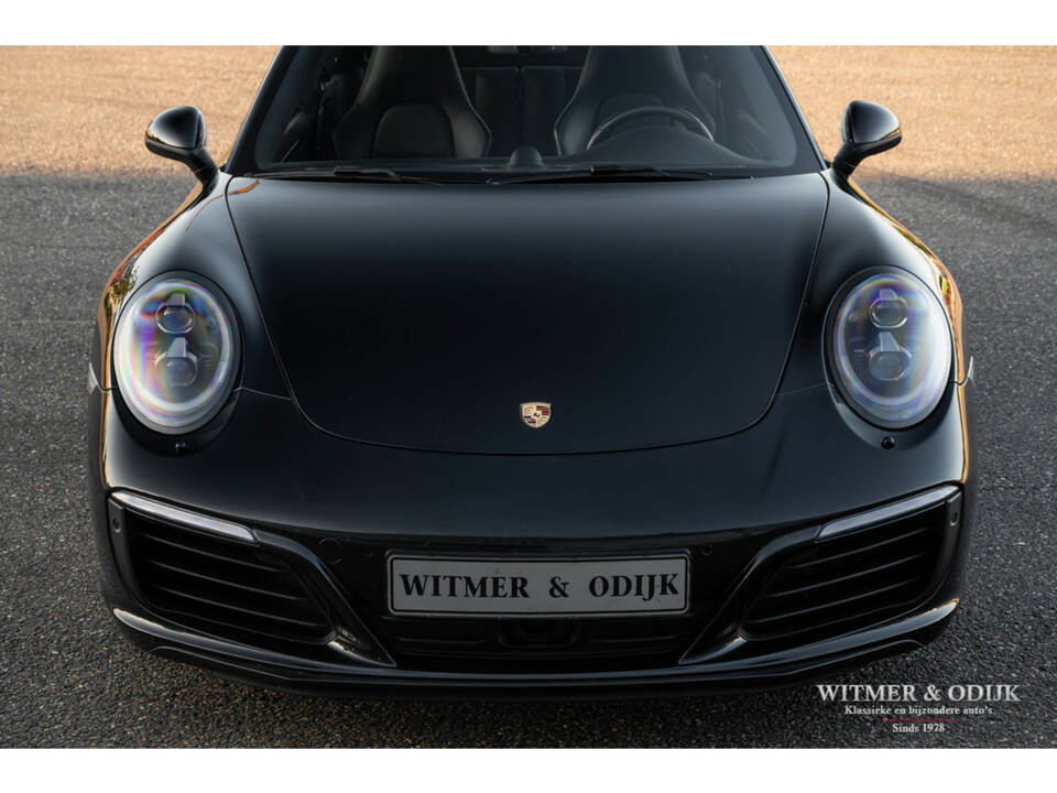 Image 15/38 of Porsche 911 Carrera 4S (2017)
