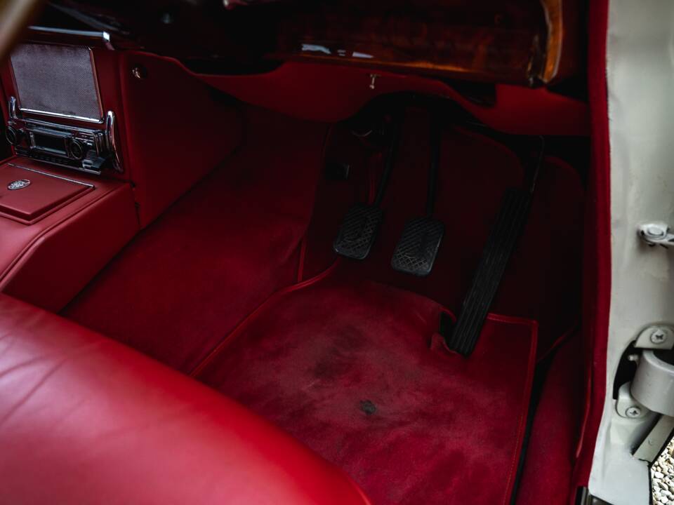 Bild 17/51 von Jaguar 240 (1968)