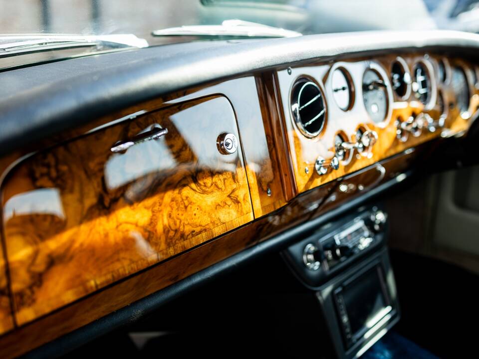 Image 44/50 of Rolls-Royce Silver Shadow I (1968)