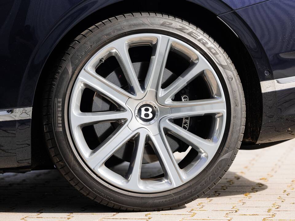 Imagen 19/22 de Bentley Continental GTC V8 (2020)