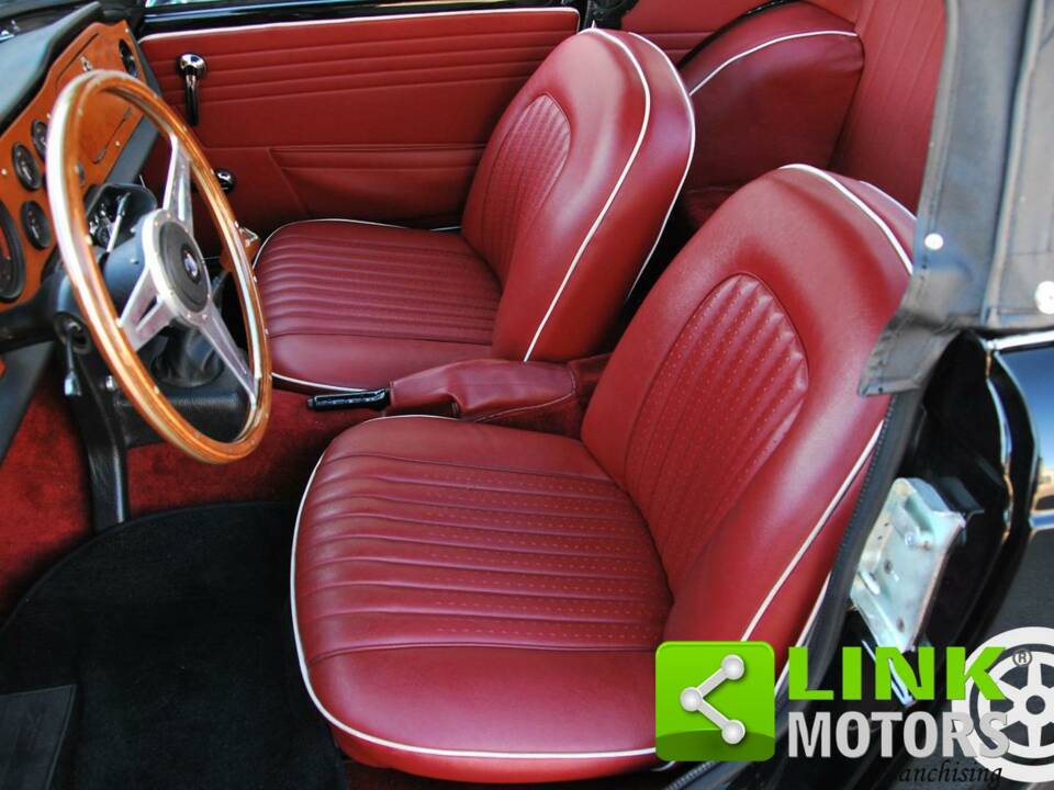 Image 10/10 of Triumph TR 250 (1968)