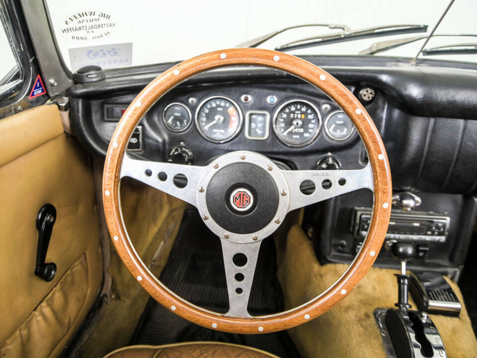 Immagine 8/50 di MG MGC (1969)