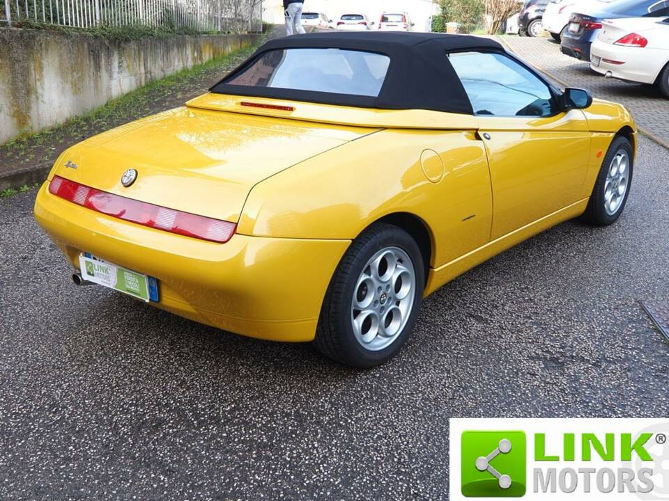 Bild 4/10 von Alfa Romeo Spider 1.8 Twin Spark (2000)