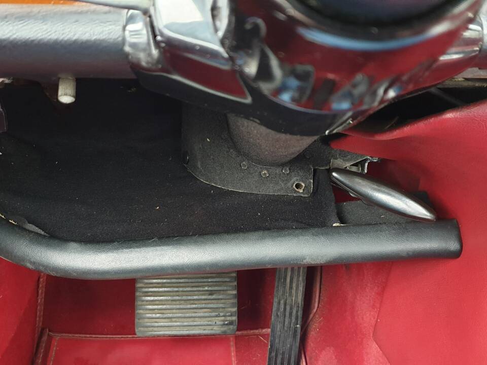 Image 29/34 of Jaguar XJ 6 4.2 (1972)