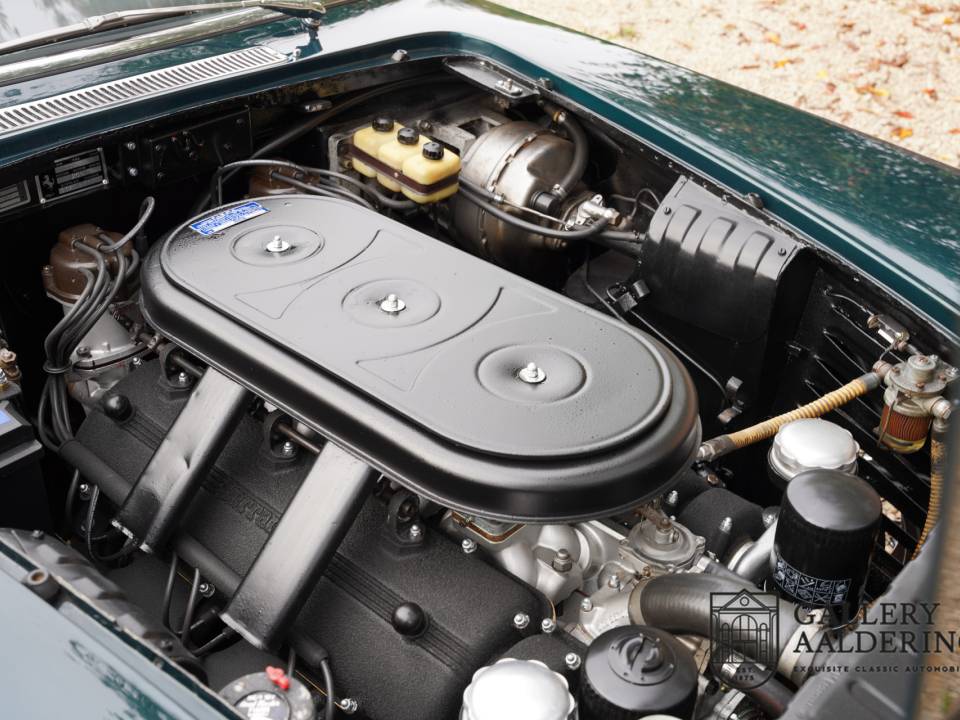 Immagine 32/50 di Ferrari 330 GT 2+2 (1965)