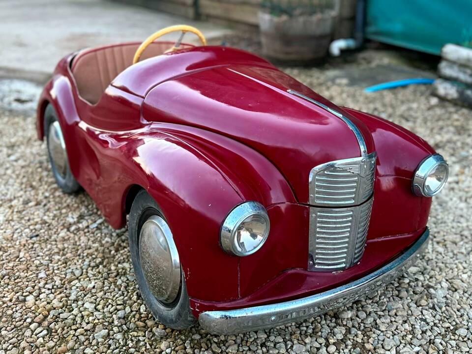 Image 2/5 of Austin J 40 (1969)