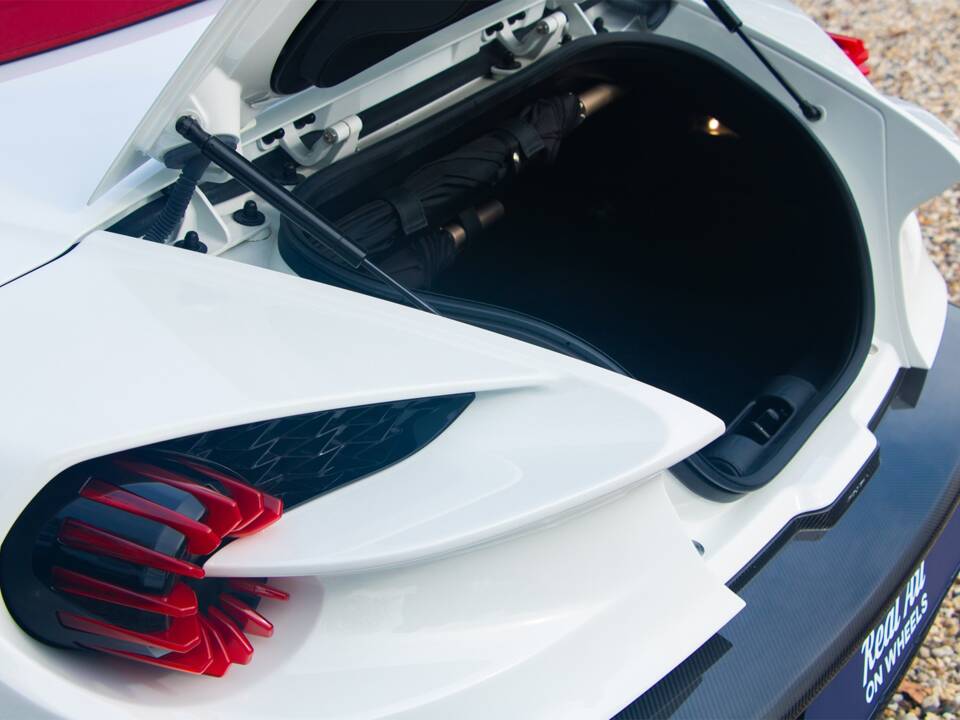 Bild 33/37 von Aston Martin Vanquish Zagato Volante (2017)