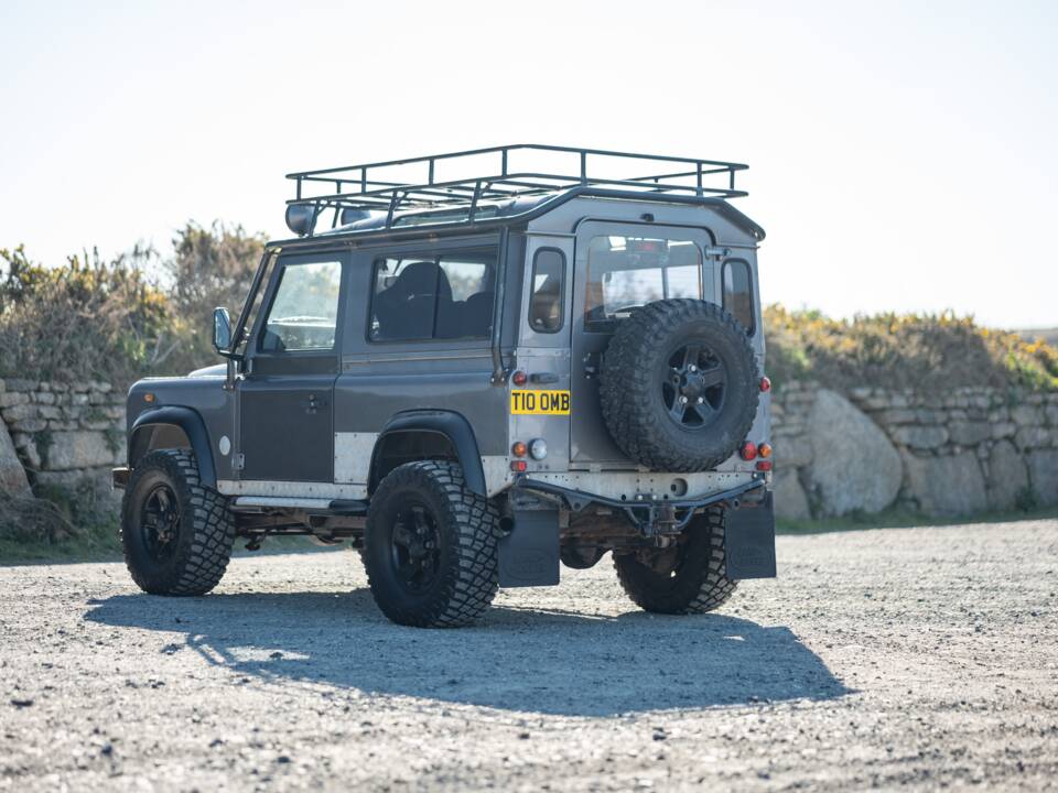 Afbeelding 10/33 van Land Rover Defender 90 Td5 (2001)