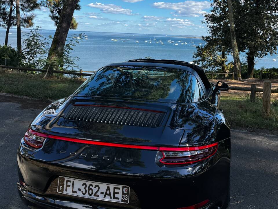 Immagine 2/7 di Porsche 911 Targa 4S (2019)